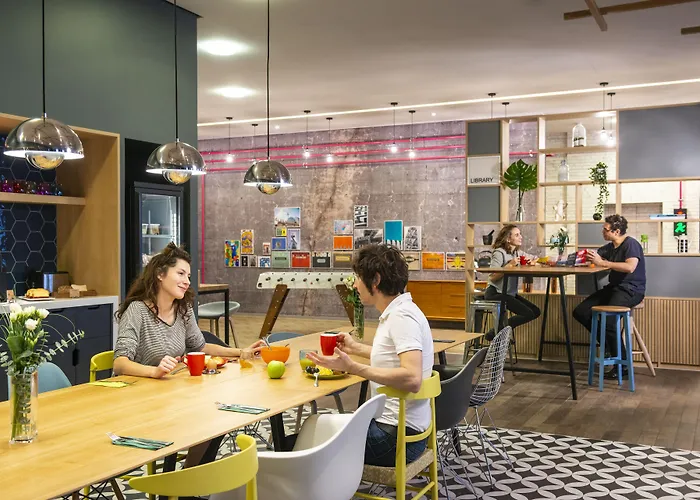 أداجيو كورفرستندام للشقق الفندقية 4*